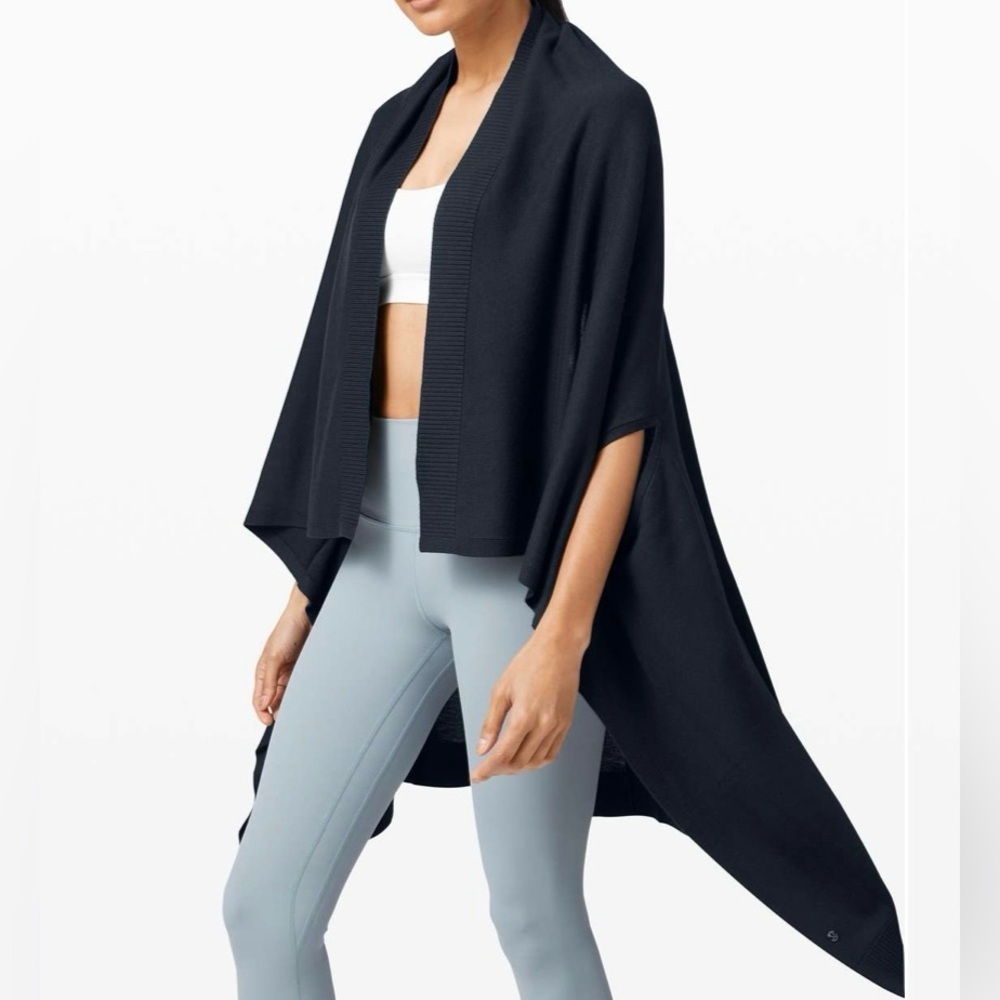 Lululemon Forward Flow Poncho - True Navy - One Size